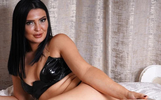 Fetish & Kinky Phone Sex with a British woman live in the UK